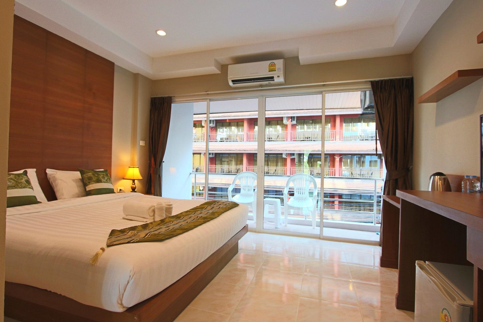 Good Nice Hotel Patong Bagian luar foto