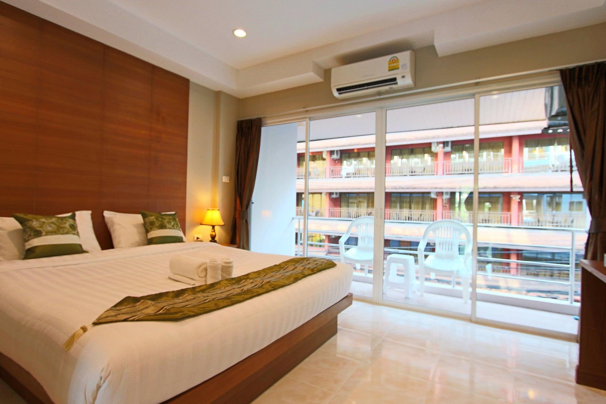 Good Nice Hotel Patong Bagian luar foto