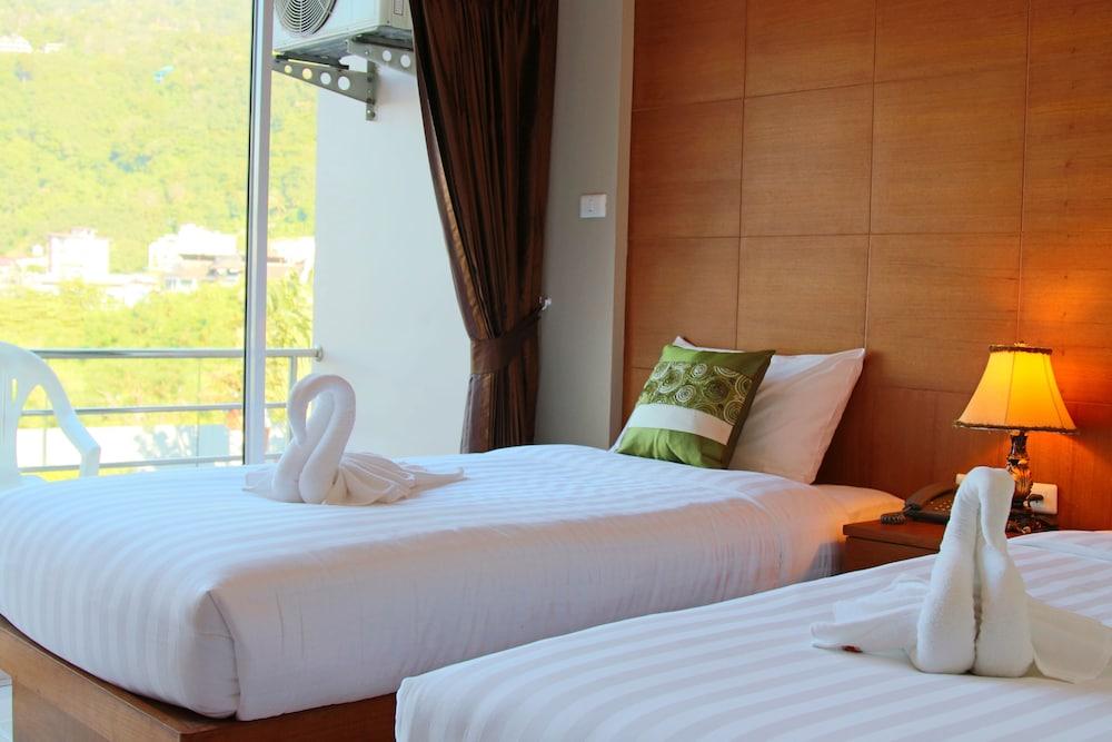 Good Nice Hotel Patong Bagian luar foto