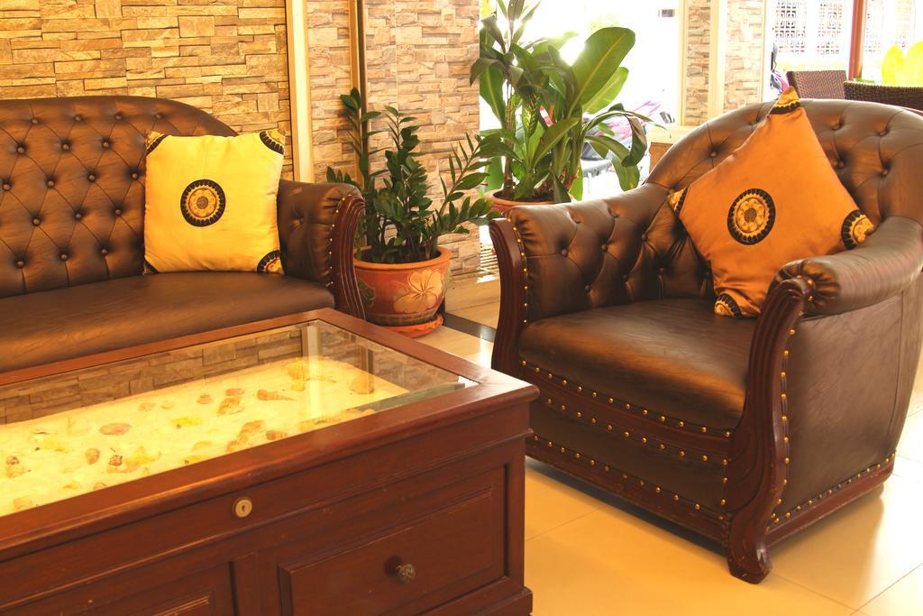 Good Nice Hotel Patong Bagian luar foto