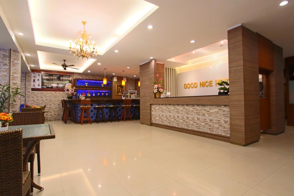 Good Nice Hotel Patong Bagian luar foto