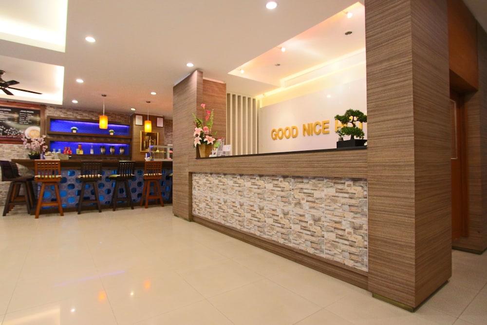 Good Nice Hotel Patong Bagian luar foto