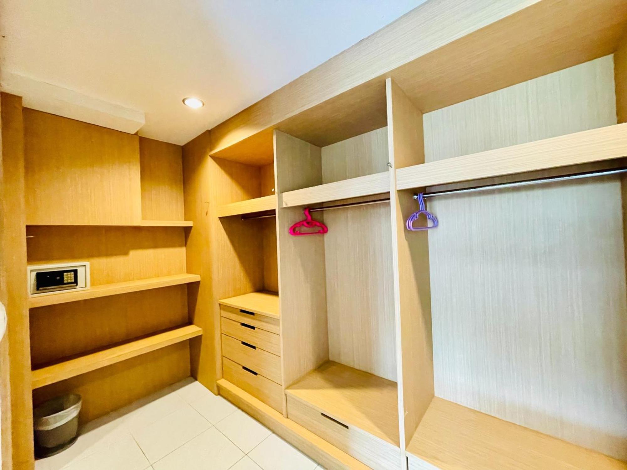 Good Nice Hotel Patong Bagian luar foto