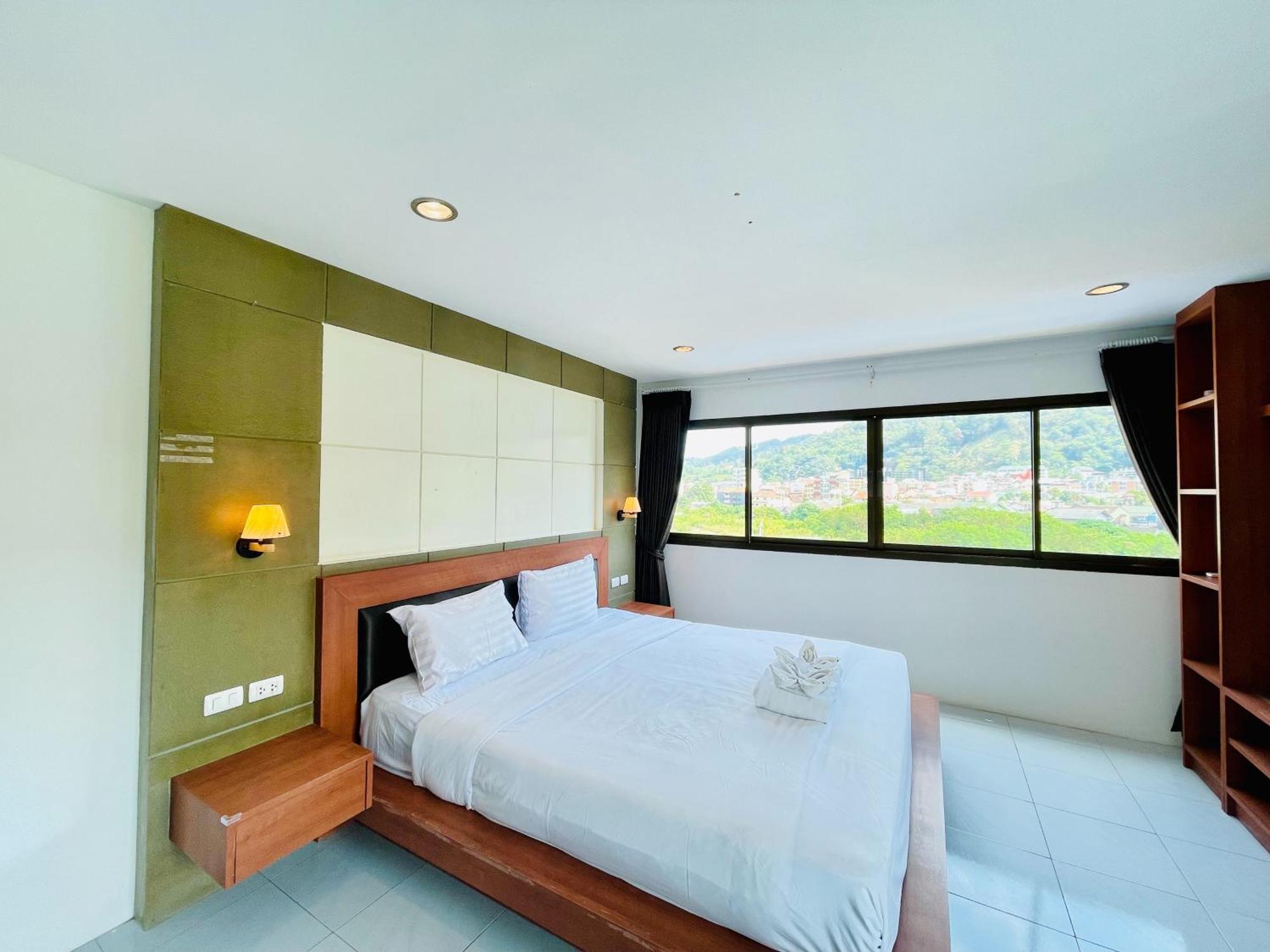 Good Nice Hotel Patong Bagian luar foto