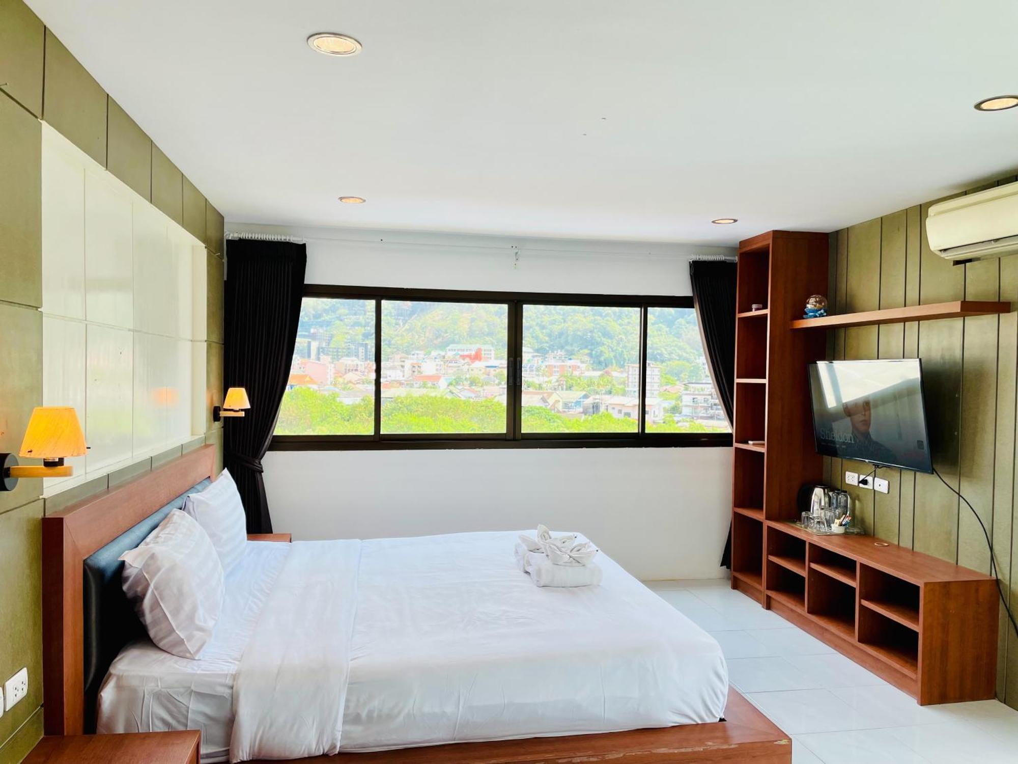 Good Nice Hotel Patong Bagian luar foto