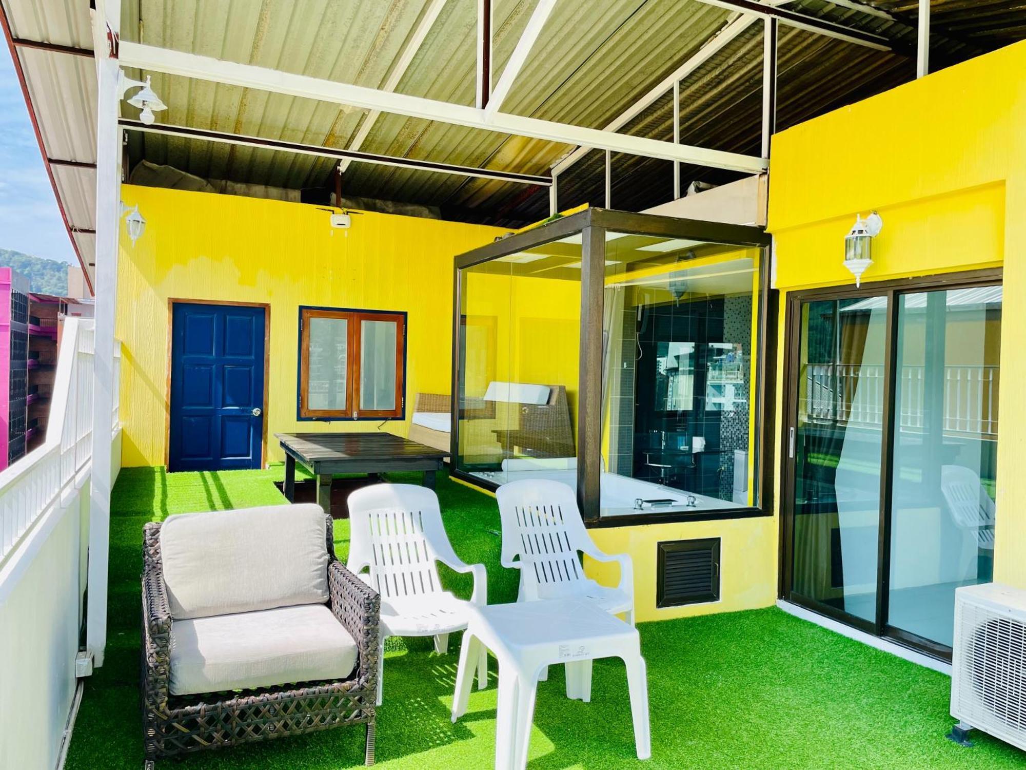 Good Nice Hotel Patong Bagian luar foto