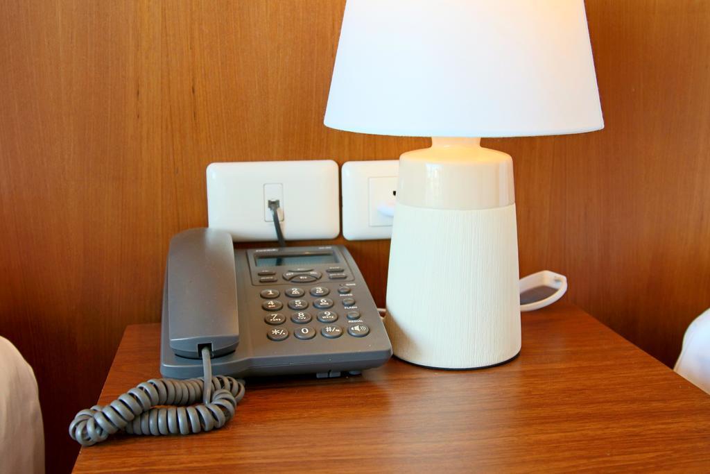 Good Nice Hotel Patong Bagian luar foto