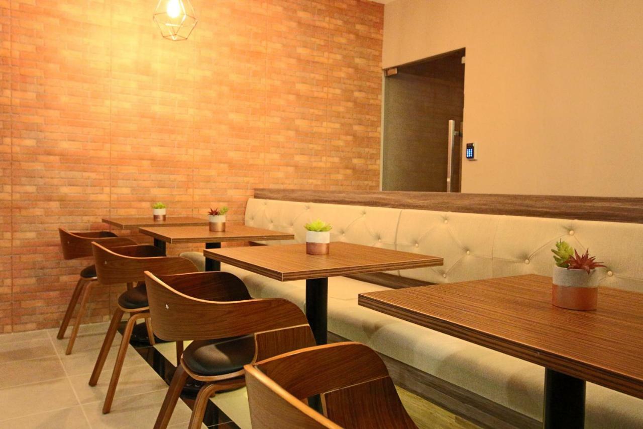 Good Nice Hotel Patong Bagian luar foto
